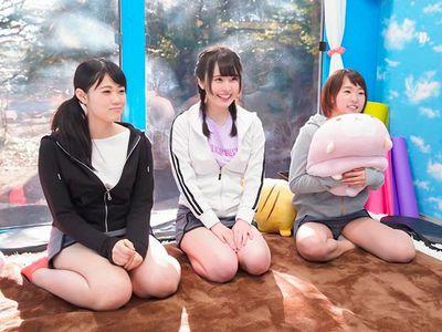 【マジックミラー号】スポーツ女子JD3人組が質問中にデカチン即ハメ⁉女友達と仲良く乱交セックスでハメられてしまうエロ企画！