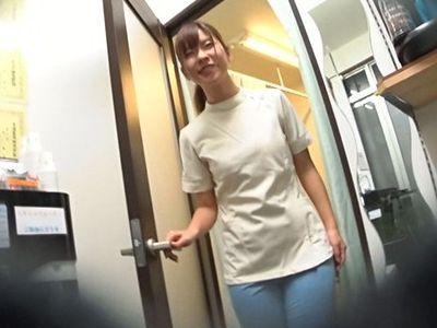 【人妻ナンパ】整骨院でGETした美女整体師を連れ出し店外デート！他人棒で浮気してしまう淫乱お姉さんのエロエロ不倫セックス！