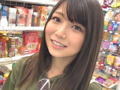 【素人】巨乳おっぱい美少女JDと卑猥なハメ撮り！エロエロTバック美尻お姉さんに軽くマッサージから挿入する濃厚セックス！
