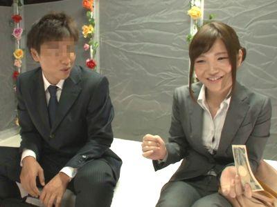 【マジックミラー】謝礼を渡され会社の先輩に挿入される後輩美少女‼職場の上司と肉体関係となってしまうエロエロ性欲検証企画‼