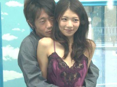 【マジックミラー】色気漂う団地妻をコスプレ衣装の撮影と騙し、jk制服や体操服着衣で男性モデルとエロエロ不倫セックス‼