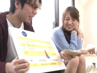 彼氏をマジックミラー越しに待たせ童貞な彼氏の男友達の筆おろしセックス⁉エロ浮気するヤリマンビッチJD【素人ナンパ】