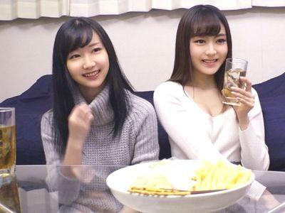 【素人】SNSで知り合った可愛い美少女JD二人組を個室居酒屋で飲ませお持ち帰り‼エロエロセックスする様子を盗撮隠し撮り‼
