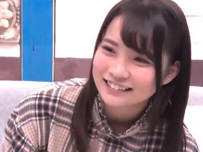 【マジックミラー】童顔ロリ美少女をインタビュー中に巨根即ハメするエロ企画‼デカチンにエビ反りしながら痙攣イキする失神寸前‼