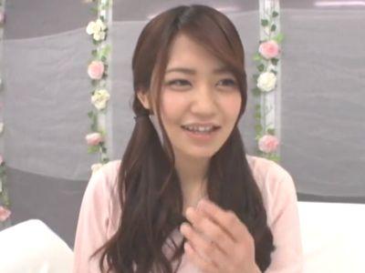 【マジックミラー】可愛い美少女JDをインタビュー中に巨根即ハメ！デカチン激ピストンされるお姉さんのエロエロ着衣セックス！
