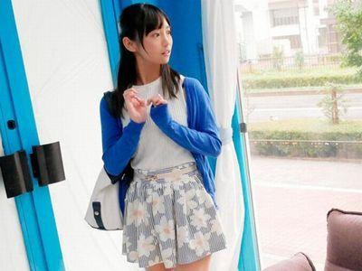 【マジックミラー】真面目そうな黒髪美少女が質問中に巨根即ハメするエロ企画‼デカチン挿入され戸惑いながらも喘ぐエロセックス！