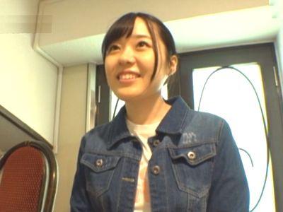 【素人】美容室勤務な可愛い清楚美少女看板娘にAV出演交渉⁉断れず恥じらいながらもエロエロハメ撮りセックスするお姉さん！