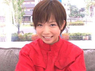 童顔ロリ可愛いAV女優が夢の童貞筆おろし⁉逆ナンパした素人をミラー号連れ込み精子を搾り取るエロエロ企画‼【紗倉まな】