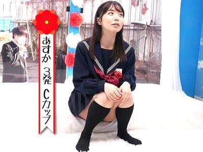 【マジックミラー】3分前まで女子高生jkで卒業式直後の制服美少女が連続射精企画に挑戦⁉手コキとフェラでエロエロに肉棒を…