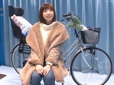 【マジックミラー】美女人妻をナンパし激ヤバアクメ自転車体験！激ピストンでお漏らし失禁から他人棒挿入のエロ不倫セックス企画！