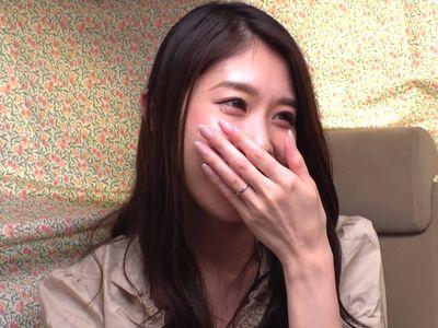【人妻ナンパ】清楚美人三十路美魔女奥さんを下着チェックからホテル連れ込み！なし崩しハメで中出しするエロ不倫セックス！