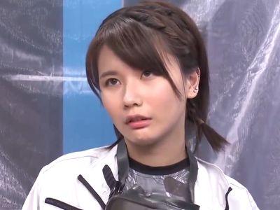 『出ちゃう…』工事現場で働くガテン系童顔ロリ美少女がマシンバイブ＆電マ責めにお漏らし失禁⁉エロ3P乱交で中出し＆顔射！