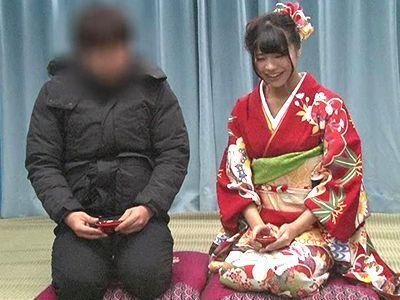 【マジックミラー】初詣でナンパした友達男女が挑戦するエロエロ野球拳企画！気付けばセックスに発展のの彼氏持ち浮気お姉さん‼