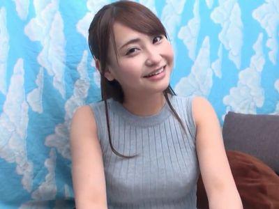 Hな女の子に紹介された清楚に見えてヤリマンな美少女女子大生‼フェラ抜き口内射精＆中出しのエロエロセックス【素人ナンパ】