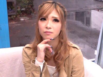 関西弁の方言が可愛いスレンダー美女ギャルに巨根男性が悩み相談！素股オイルマッサージからデカチン生ハメのエロ中出しセックス！