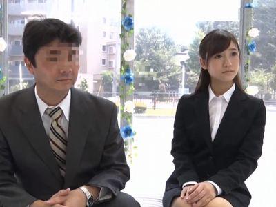 【マジックミラー】職場の上司と密室に二人っきり‼清楚で可愛い美少女OLが暴走する先輩に無許可膣内射精される不倫セックス‼