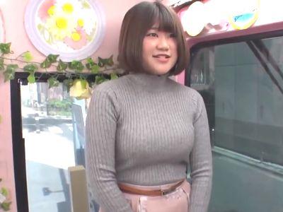 地味巨乳おっぱいの清楚女子大生が素股初体験するエロ企画‼無許可挿入される濃厚セックスで精液ぶっかけ射精【MM便】