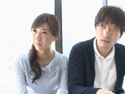 【人妻ナンパ】夫婦ナンパ企画で清楚奥さんがマジックミラー越しに夫を待たせ寸止め焦らし体験⁉他人棒でエロ不倫NTRセックス！