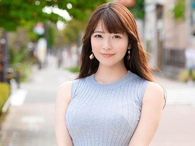Gカップおっぱいがエロエロなミニスカ女子大生が牛乳を口に含み声我慢ゲーム企画！大量潮吹きお漏らしから罰ゲームセックス！
