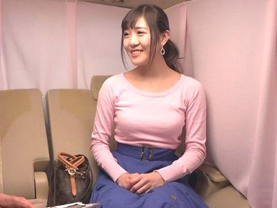 【人妻ナンパ】脱がすとエロエロTバック美尻な美女奥さんをホテル連れ込み！夫を裏切り他人棒生ハメする不倫セックスで中出し！