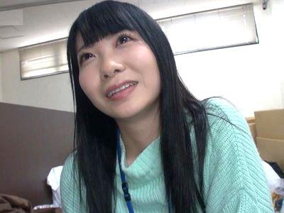 『本当に…脱ぐんですよね？』真面目そうな美少女OLが素人男性と野球拳企画⁉気づけばハメられるエロセックス【SOD女子社員】