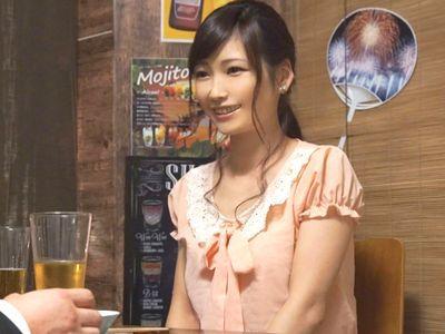 相席居酒屋からナンパお持ち帰りした三十路素人奥さん！トイレでベロチューから自宅で膣内射精される浮気妻のエロ不倫セックス！