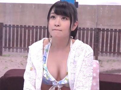 【マジックミラー】海でナンパしたビキニ美少女に童貞のフリした絶倫AV男優が激ピストン⁉エビ反りイキアクメする可愛い敏感娘‼