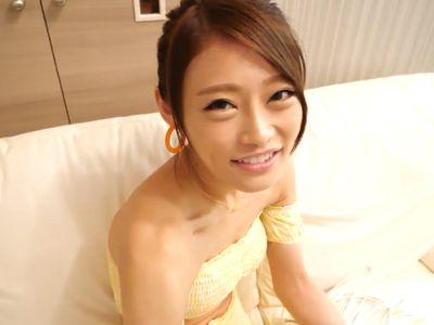【素人】昔クラブナンパした広島弁方言が可愛い美少女ギャルがAV女優転身⁉ローター装着し公園散歩するエロエロ野外プレイ！