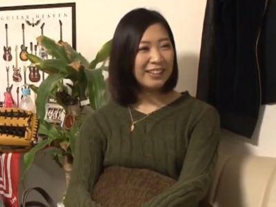 【連れ込み】若い男の自宅で不倫する素人奥さんを盗撮隠し撮り！不倫セックスで生ハメ中出しされる淫乱ビッチエロ浮気妻‼