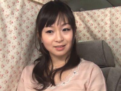 【人妻ナンパ】清楚で可愛い美女若妻がなし崩しに口説かれエロ不倫！夫を裏切り生ハメ中出しされてしまう淫乱ビッチ浮気奥さん！