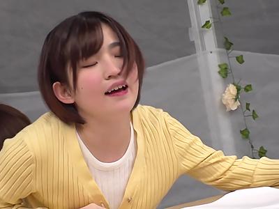 【マジックミラー号】声優志望の超可愛い娘がマンコを弄ばれながら台本を読み上げ潮吹きして激しく交わった瞬間ｗｗｗ