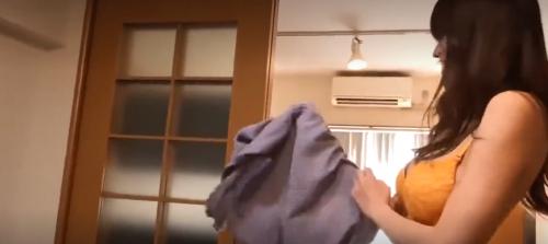 現役保育士のお宅で隠しハメ撮り　撮られてるともしらずに乱れる美人
