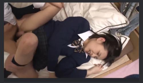 擦るだけって言ったのに！美人制服JKの素股からの強引挿入 着衣ハメ