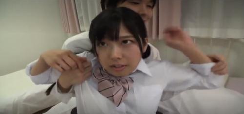 保健室での行為　抵抗むなしく襲われる美人女子
