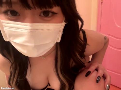 [エロライブチャット]セクシー巨乳ギャルがいやらしい谷間を見せ無料エロ配信
