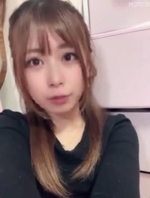S級に可愛い美乳美少女がM字開脚をし電マオナニーで感じちゃう[エロライブチャット]