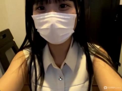 可愛い巨乳黒髪美少女がパンツを食い込ませ手マンオナニーをしちゃう[エロライブチャット]
