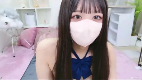 【制服×巨乳の破壊力♡】クリクリお目目の可愛い美少女がライブチャットで大胆誘惑！揺れる胸に視線集中♡[エロライブチャット]