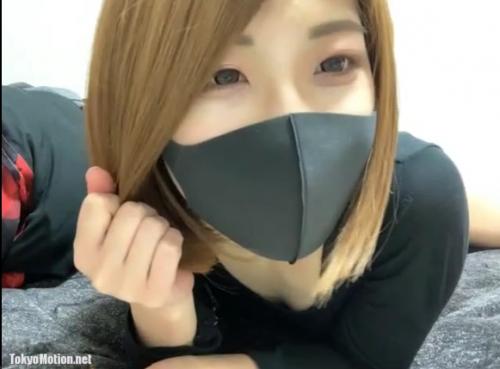 [エロライブチャット]セクシーきょにゅ金髪ギャルがエッチな谷間をリスナーの要望で見せてくれる無料エロ配信
