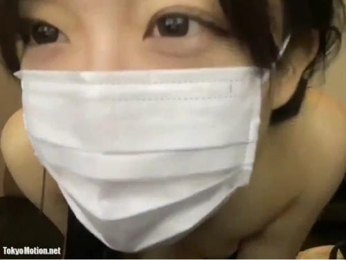 可愛い巨乳スレンダー美少女がネットカフェで下着姿で手マンオナニーをしちゃう[エロライブチャット]