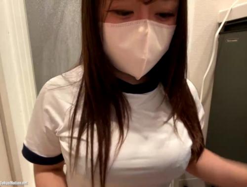 [エロライブチャット]マシュマロボディの爆乳美少女が体操服の上からでもわかるメロンを揺らしエロ配信