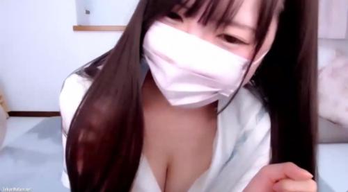 [エロライブチャット]可愛い巨乳美少女がエロい谷間を見せエロ配信