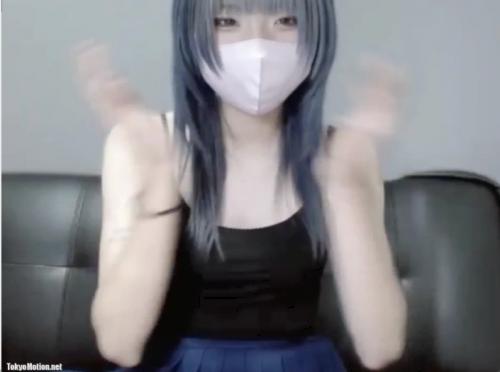 [エロライブチャット]可愛いスレンダー美少女がブラジャーを取り生乳エロ配信