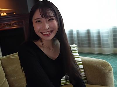 《美少女×AVデビュー》若さあふれる美少女が初体験の悦びに夢中になり激しいオーガズムを繰り返す様子を楽しむ！