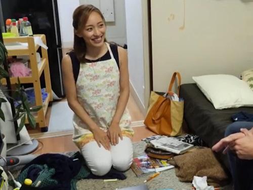 ［おばさんレンタル］独身男の世話をしてくれるサービスで来た美人妻ゆかさん38歳