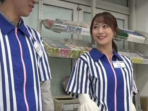 ［白石茉莉奈］倦怠期の夫婦関係の寂しさを紛らすためにコンビニで働き年下男の元気なチンポで浮気セックスに励む人妻