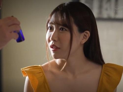 ［一乃あおい］『試してみたい！』媚薬を見せられた人妻が好奇心に勝てずに媚薬に溺れチンポにしゃぶりつく