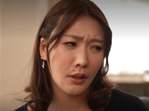 ［花撫あや］夫では妊娠しないので夫と中出しした翌日に精子が強いと医者に言われた義父に中出しセックスをしてもらう