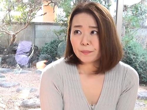 ［秋元美織］『今日はお義父さんの所に泊まります』ムッチリした息子の嫁に誘われたと思った義父が欲情して襲い掛かる