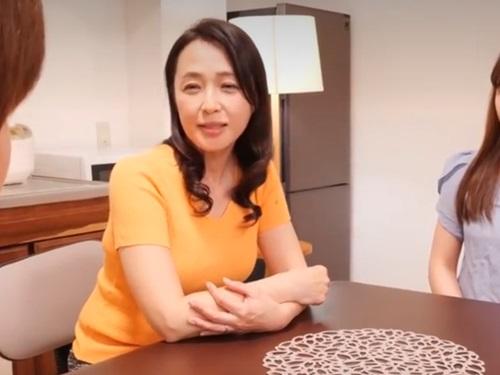 ［安野由美］偶然見てしまったお義母さんの裸が忘れられない婿が夜這いをかけてセックスを懇願する